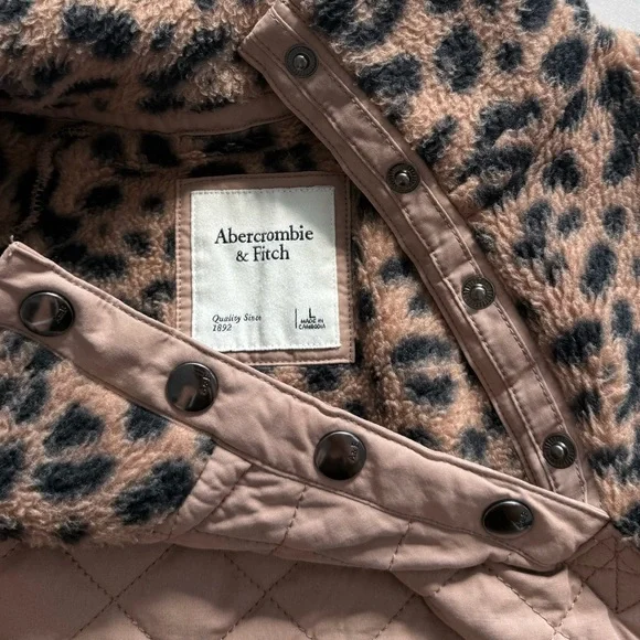 Abercrombie & Fitch Women's Asymmetrical Snap-Up Fleece Size L - Picture 10 of 13